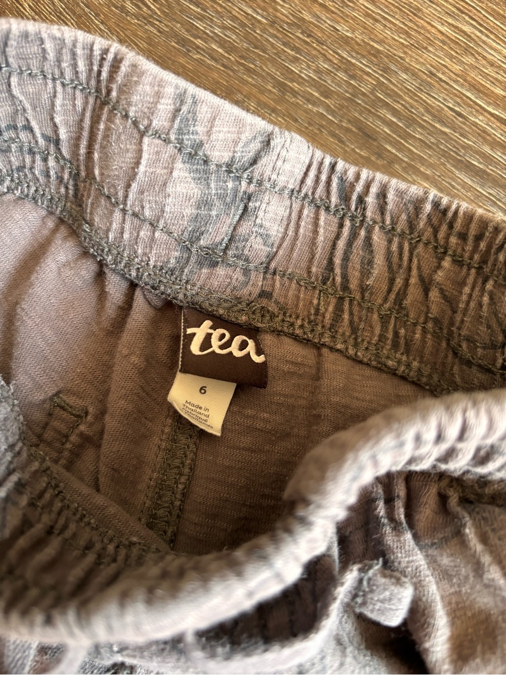 Tea Collection Octopus Shorts - Picture 2 of 3